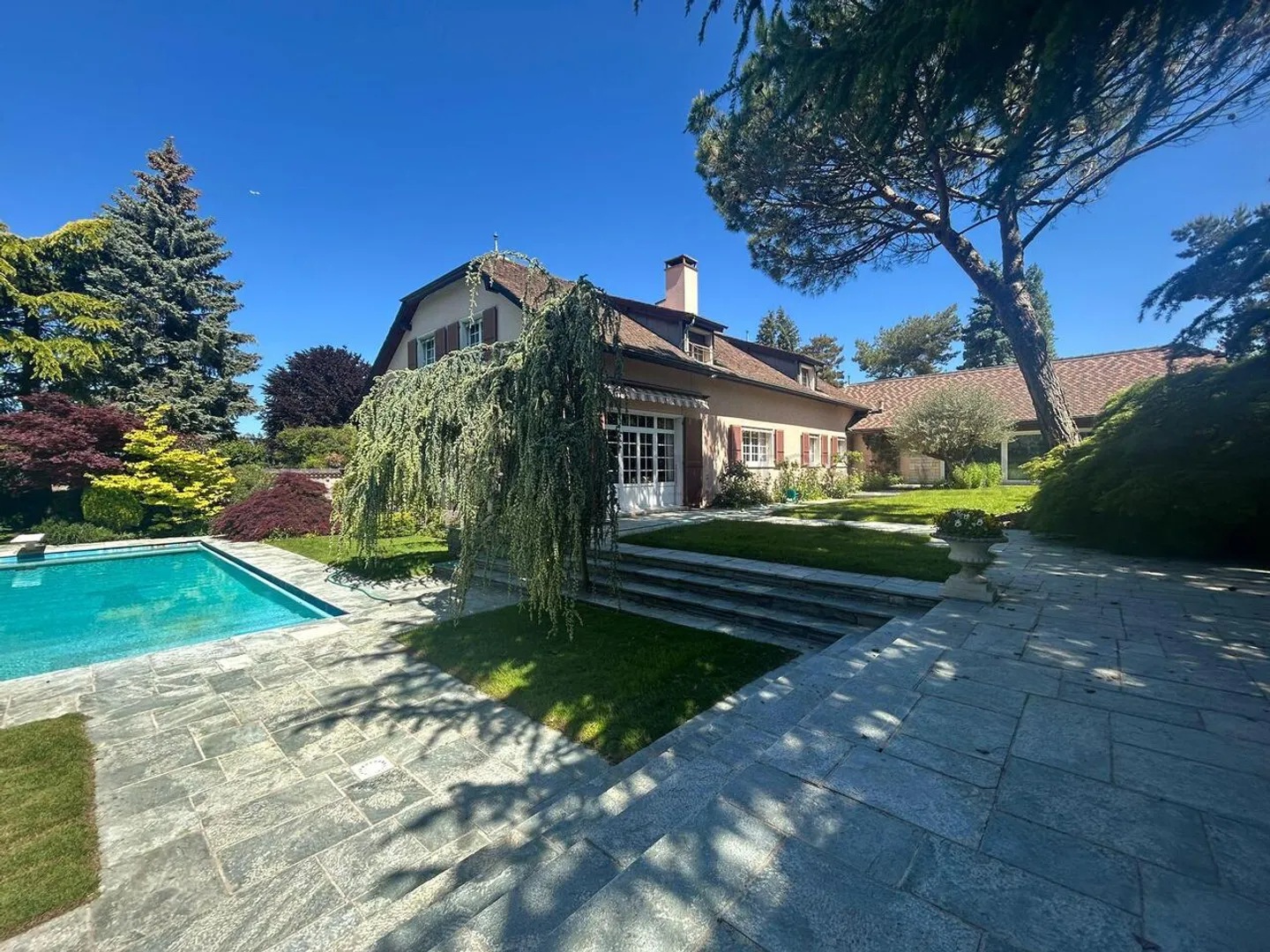Proprietà straordinaria con piscina! - Foto 3 di 13
