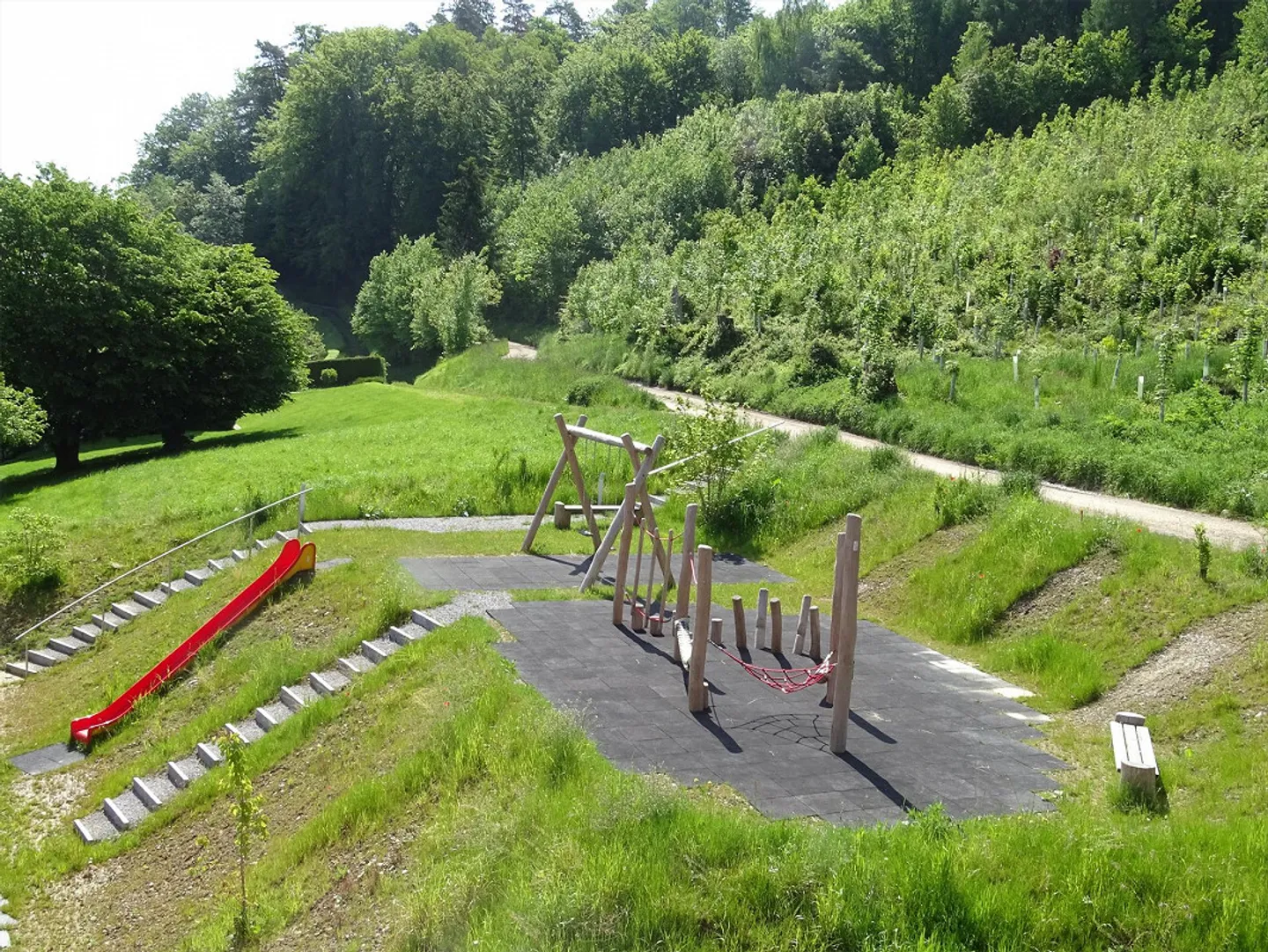 Spacious apartment with terrace sought? - Photo 2 of 7