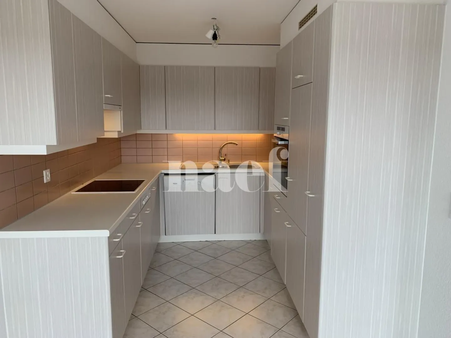Appartement spacieux avec mezzanine - Photo 1 sur 5