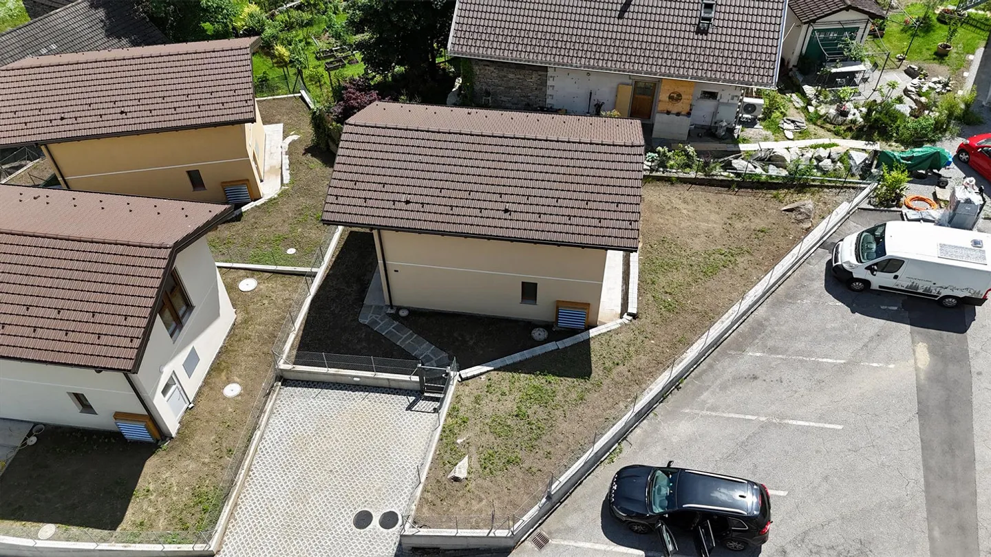 Neue Villa mit Garten in ruhiger Lage - Foto 2 von 9