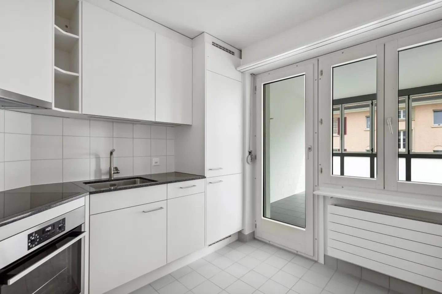 RENT WITHOUT DEPOSIT - Good value for money near the center - Photo 3 of 10