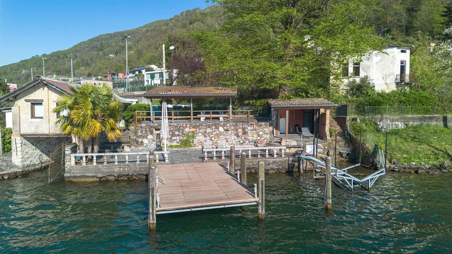 Splendide villa de luxe avec vue sur le lac, piscine et quai privé - Photo 22 sur 26