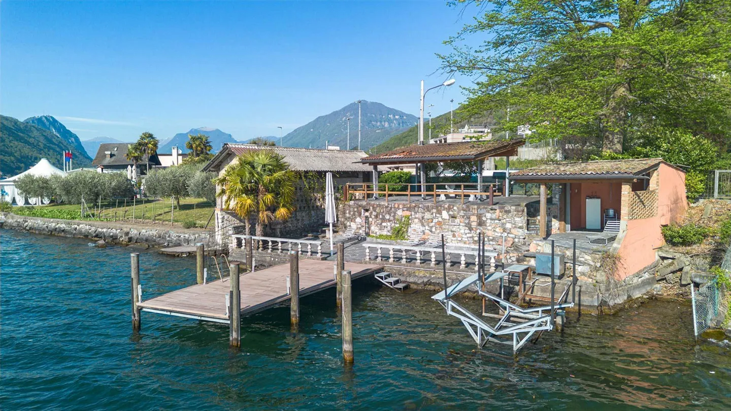Splendide villa de luxe avec vue sur le lac, piscine et quai privé - Photo 23 sur 26