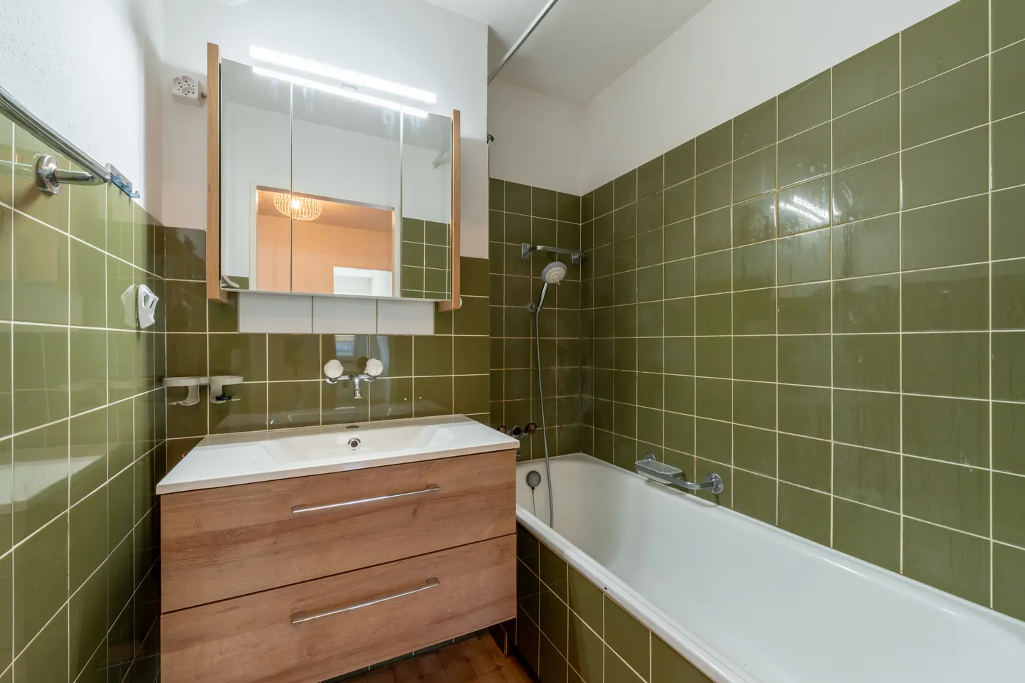 Qualité de vie intemporelle avec lumière, tranquillité et espace - Photo 6 sur 8