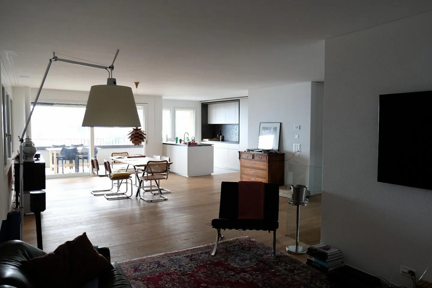 Furnished 3.5-room duplex with panoramic view, large terrace and double garage in Weggis - Photo 1 of 4