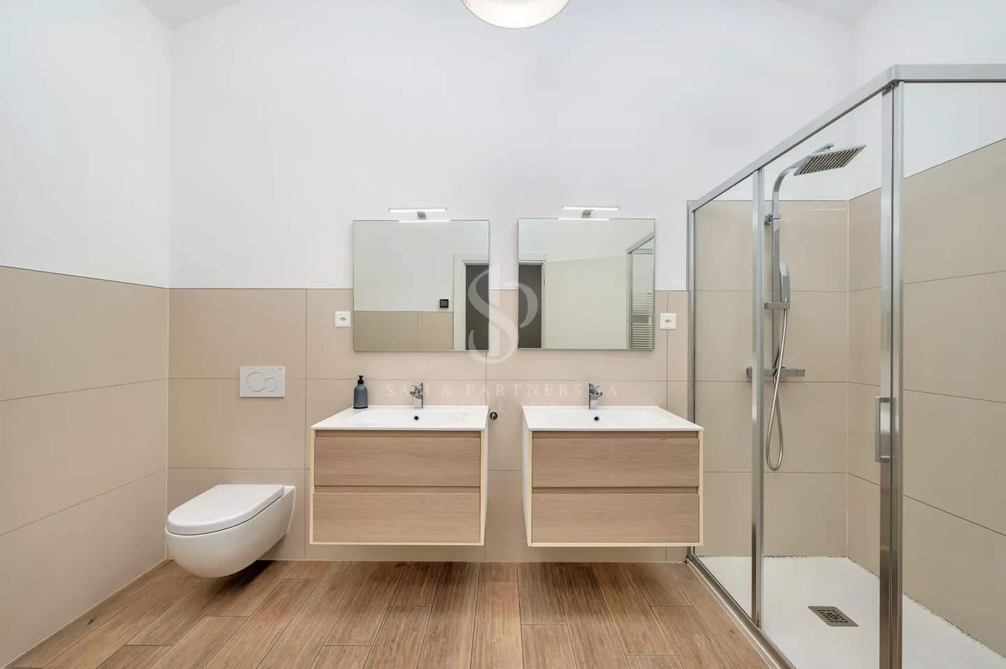 Duplex Moderno Arredato - Foto 12 di 13