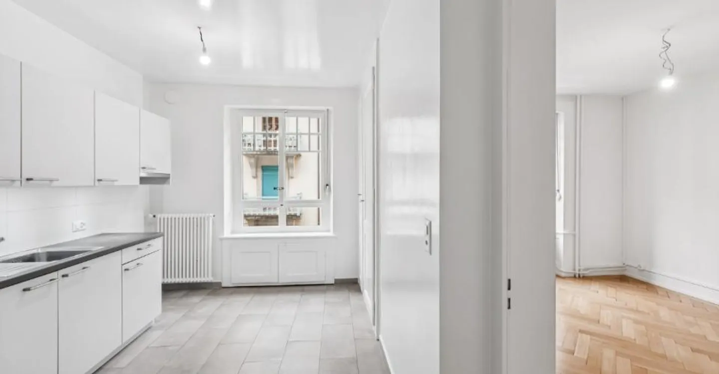 Eaux-vives station: studio with character - Photo 5 of 6