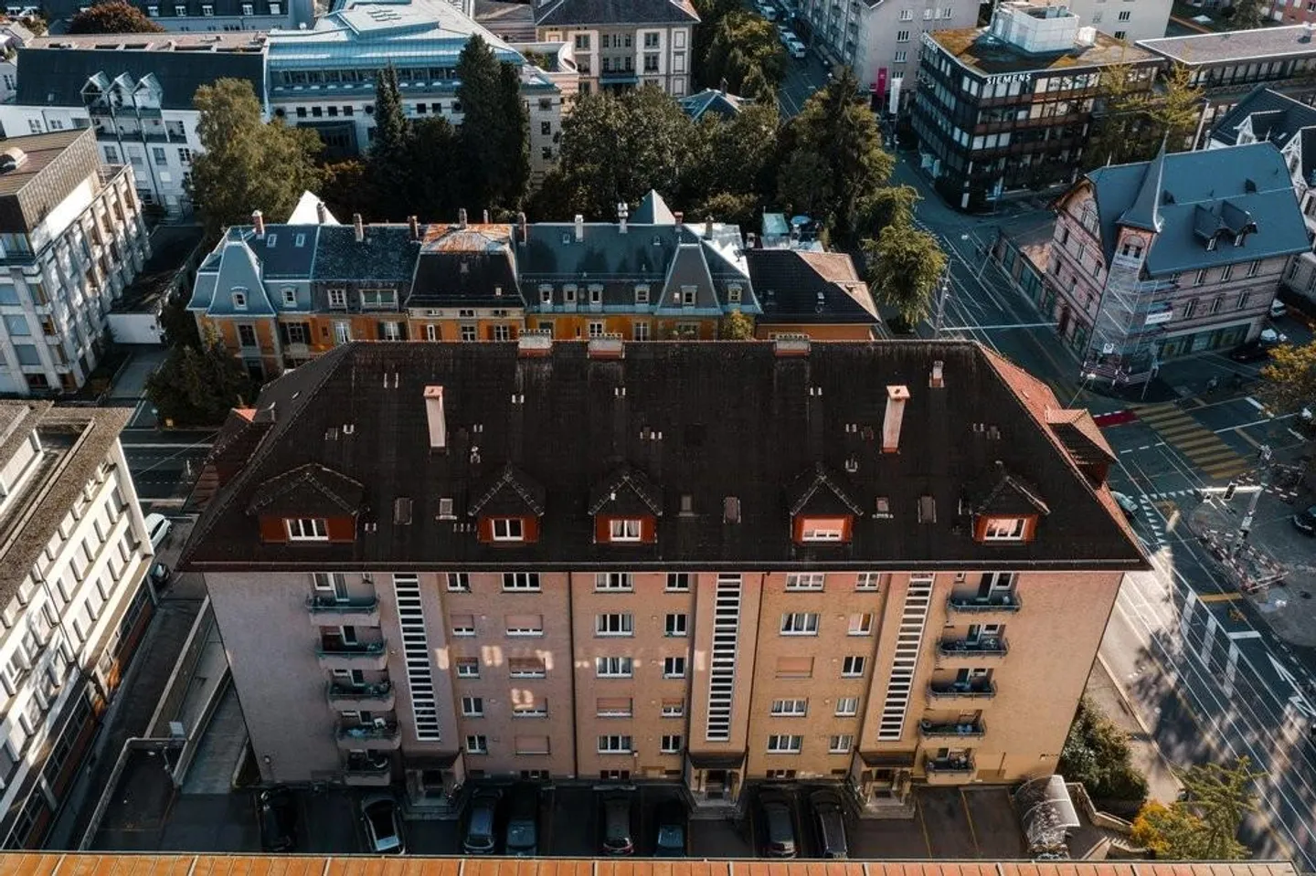 Place de parking centrale dans le quartier de Mattenhof - Photo 5 sur 5