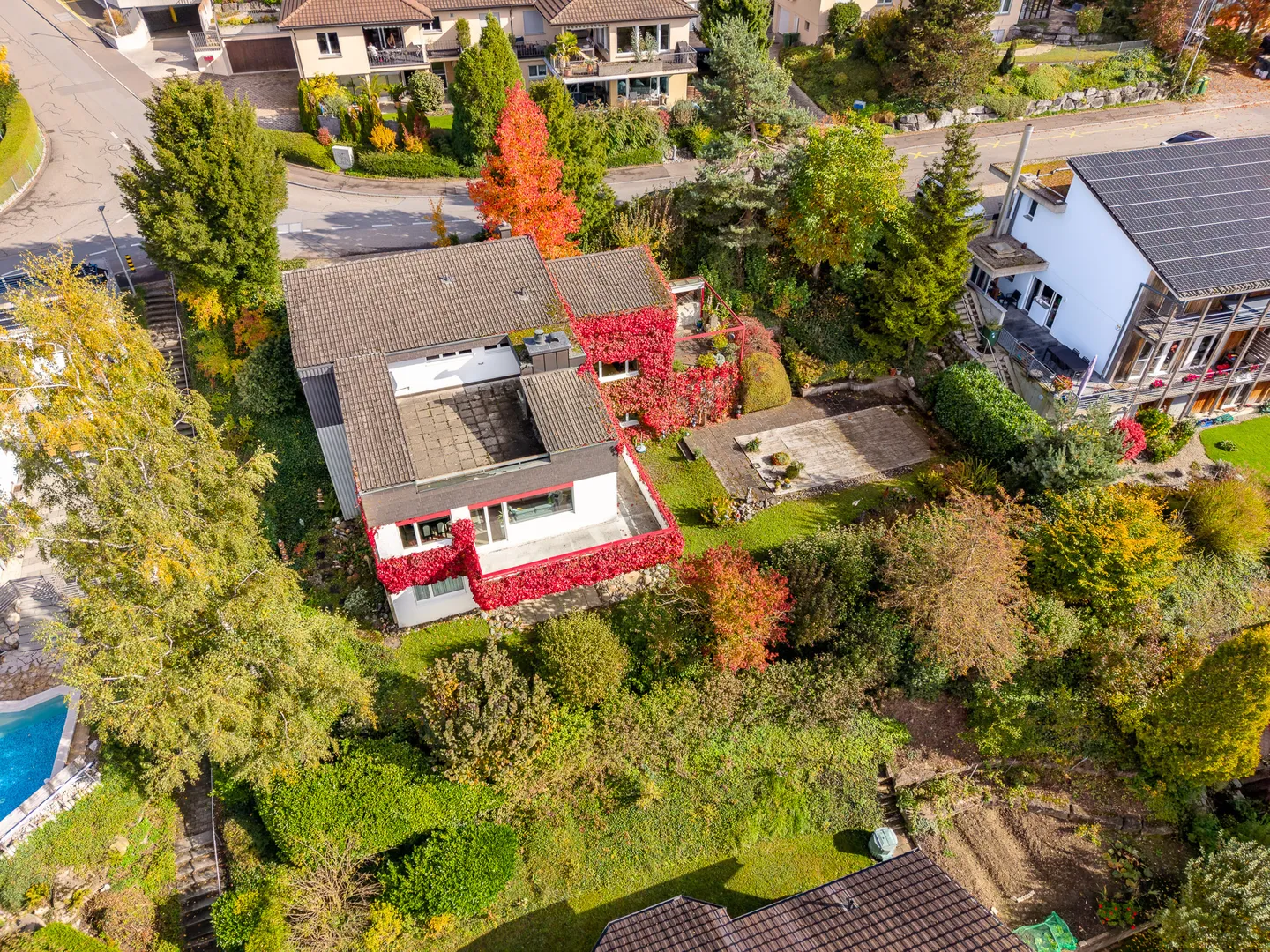 Detached 6.5 Room Single Family Home with Beautiful View - Photo 2 of 13