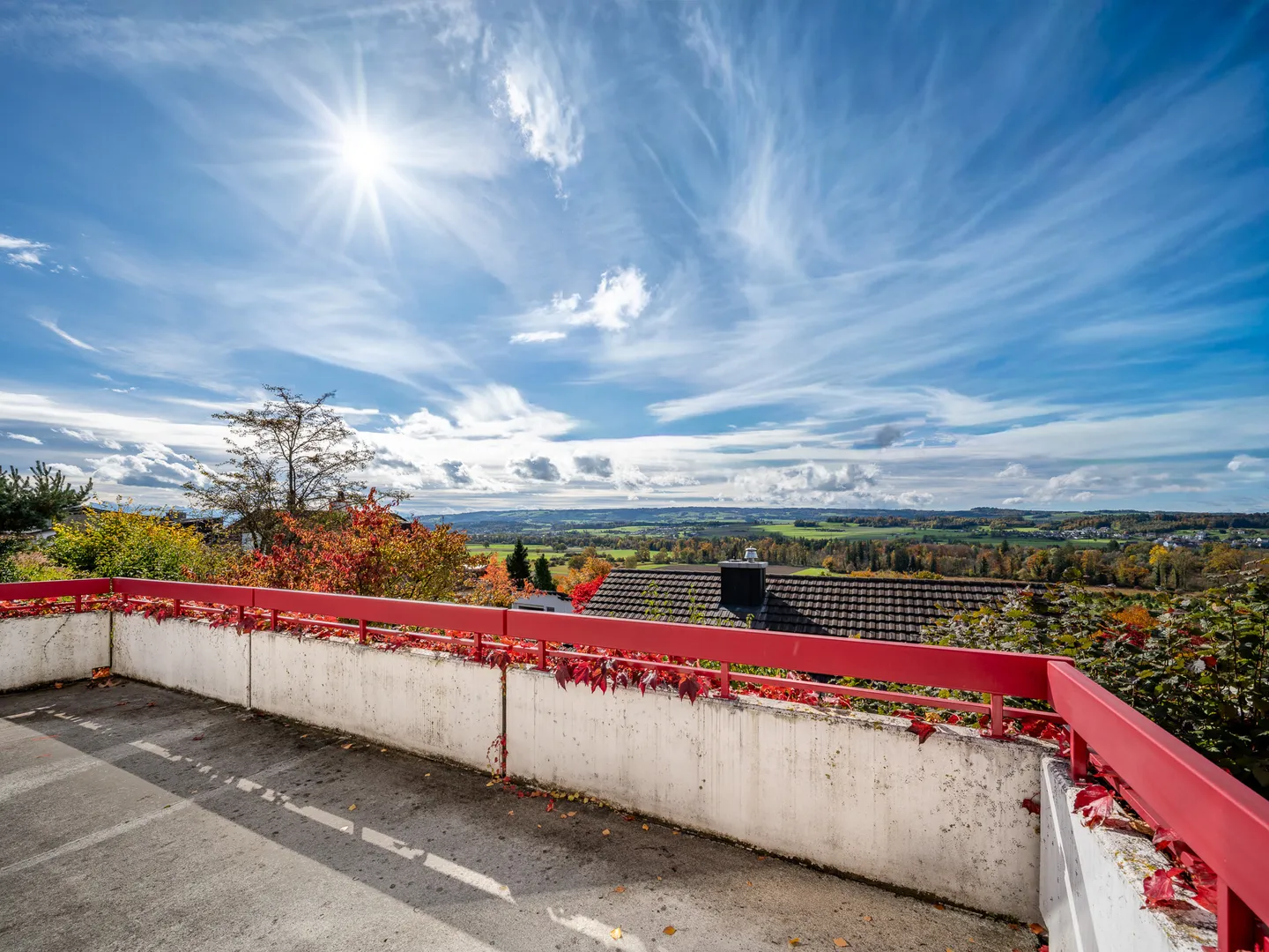 Detached 6.5 Room Single Family Home with Beautiful View - Photo 4 of 13