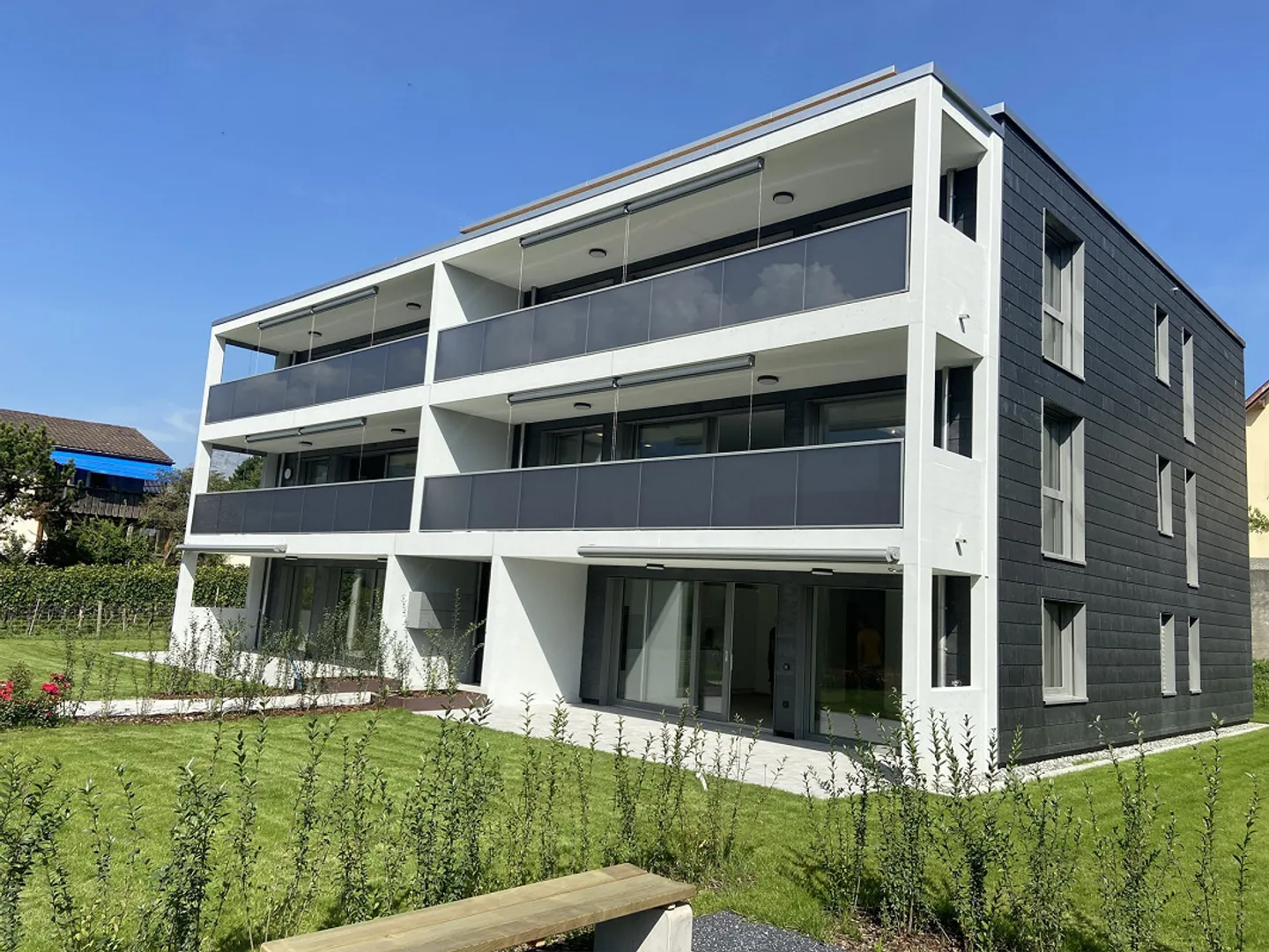 Modernes Apartment in der Natur - Foto 1 von 16