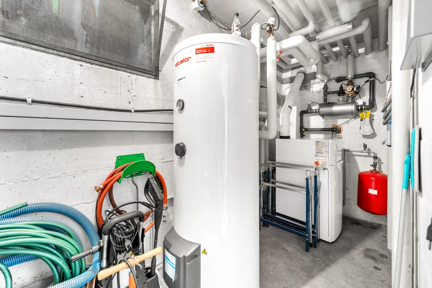 Detached 6.5 Room Single Family Home with Beautiful View - Photo 12 of 13