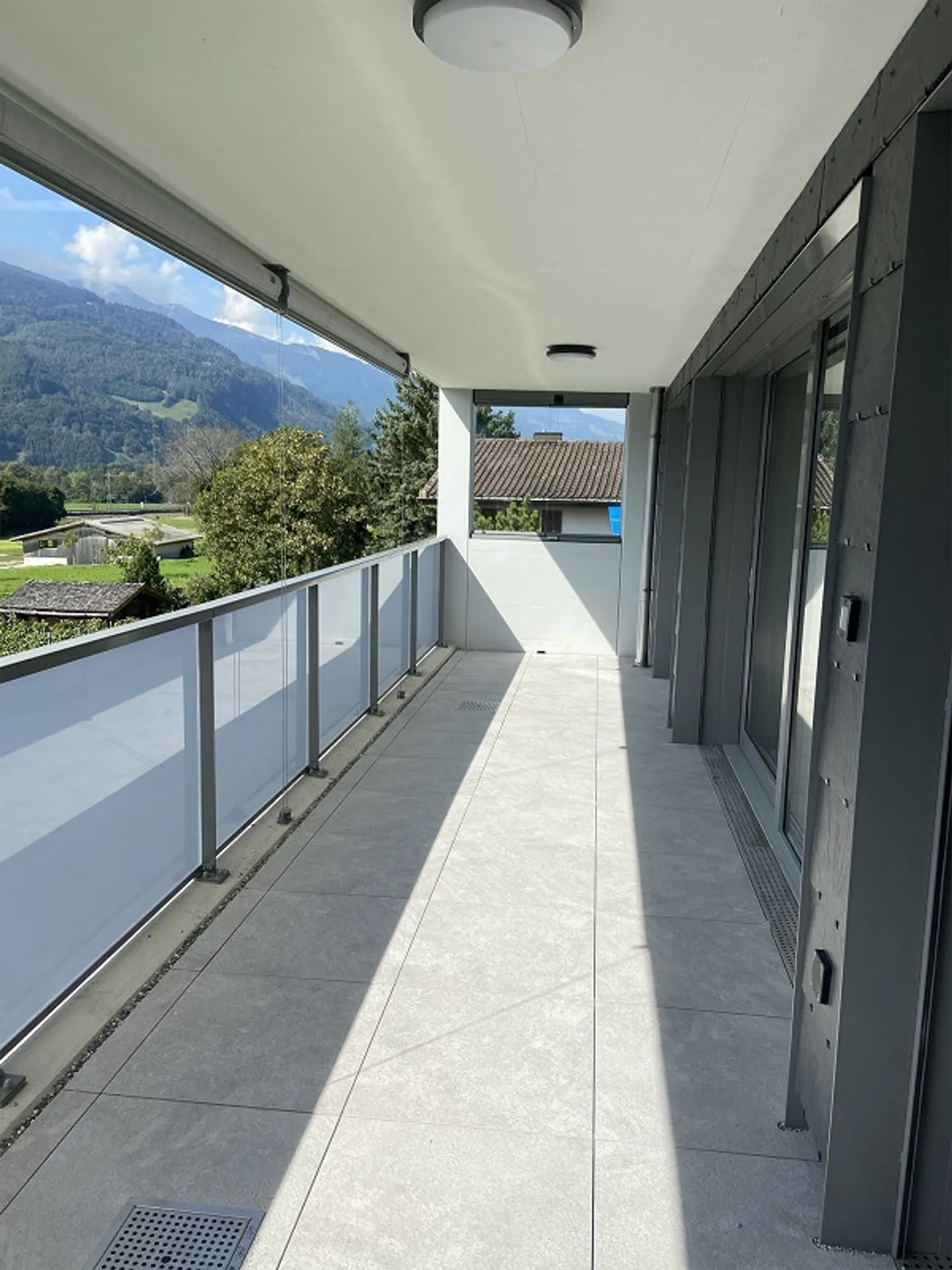 Modernes Apartment in der Natur - Foto 2 von 16