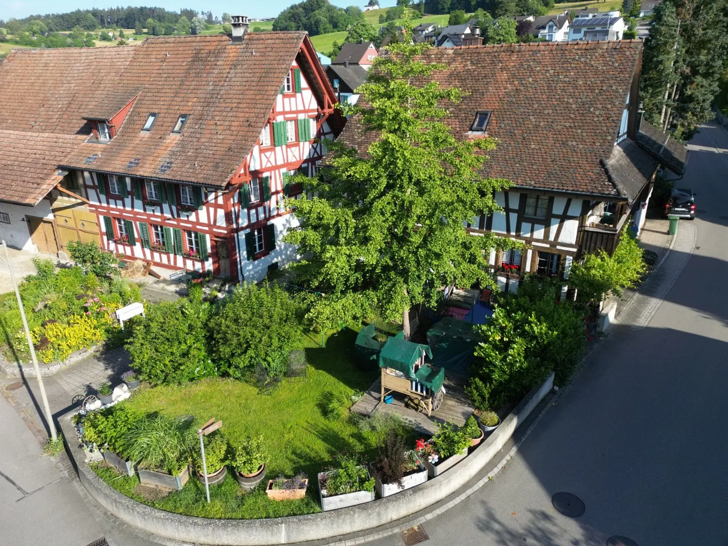 Charming Apartment in Historic House - Photo 9 of 13