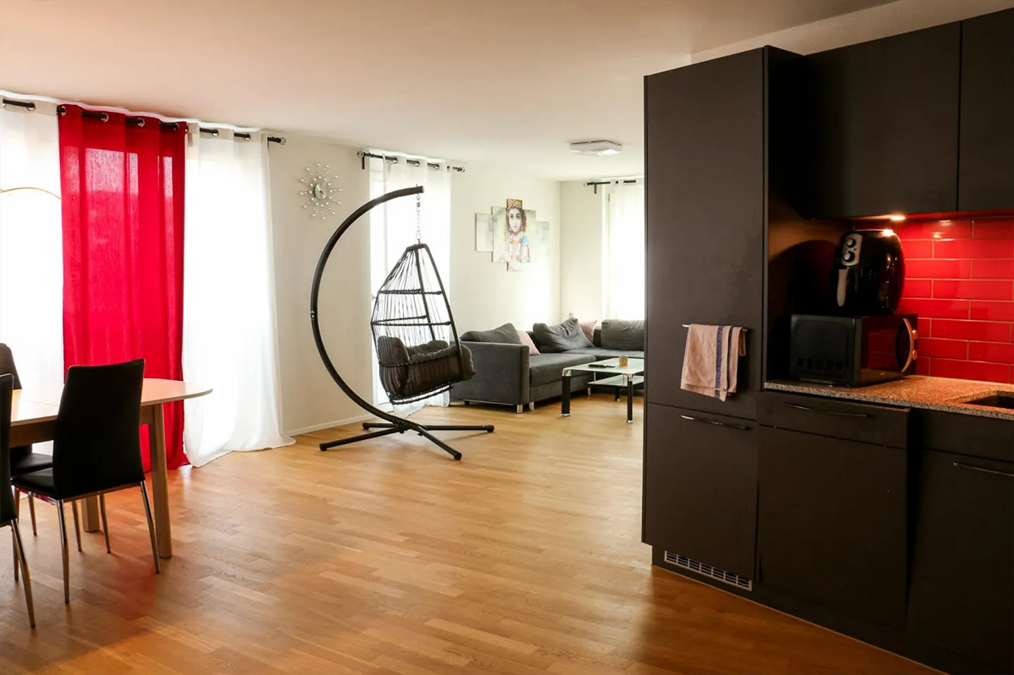Newly built 5.5-room apartment in the center of Turbenthal - Photo 2 of 5
