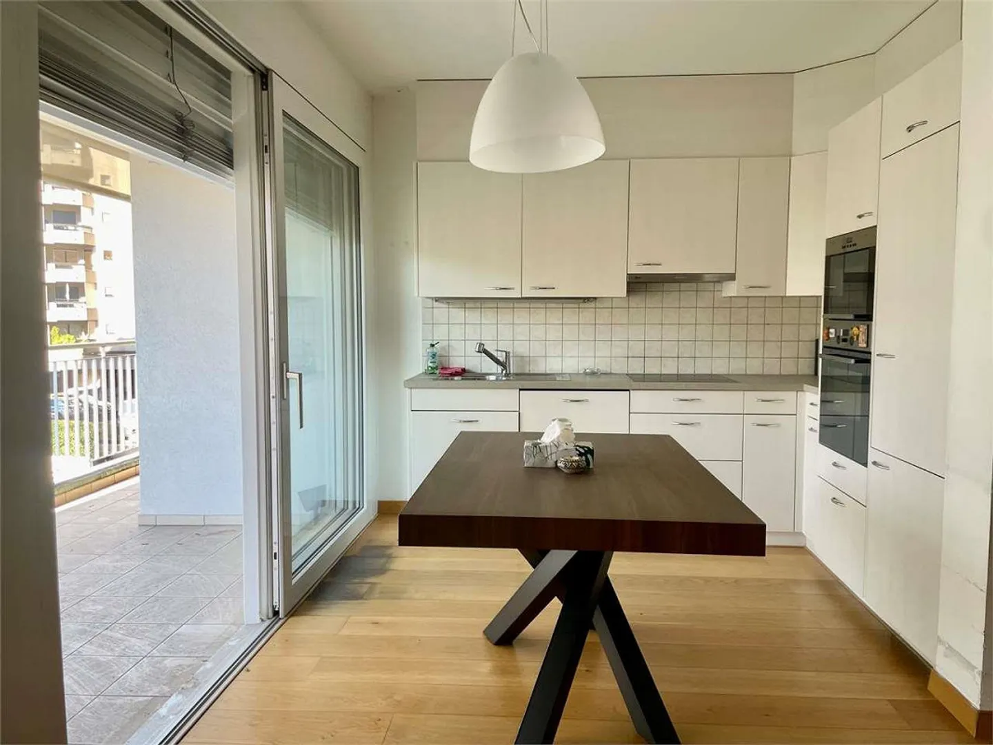 Spacious and bright 2.5-room apartment with large terrace - Photo 2 of 13