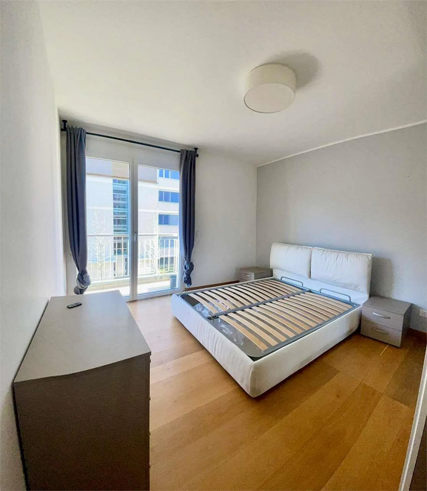 Spacious and bright 2.5-room apartment with large terrace - Photo 7 of 13