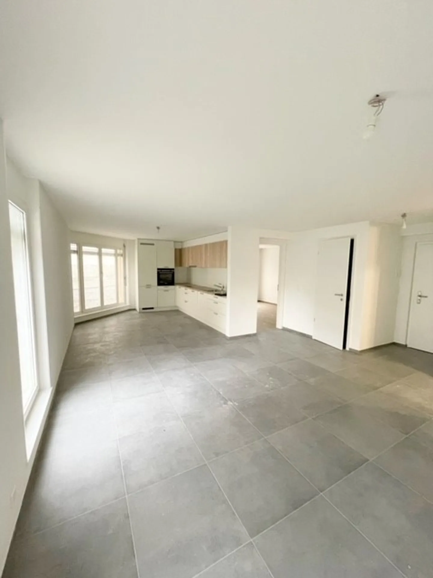 3.5 Room Apartment - Photo 4 of 10