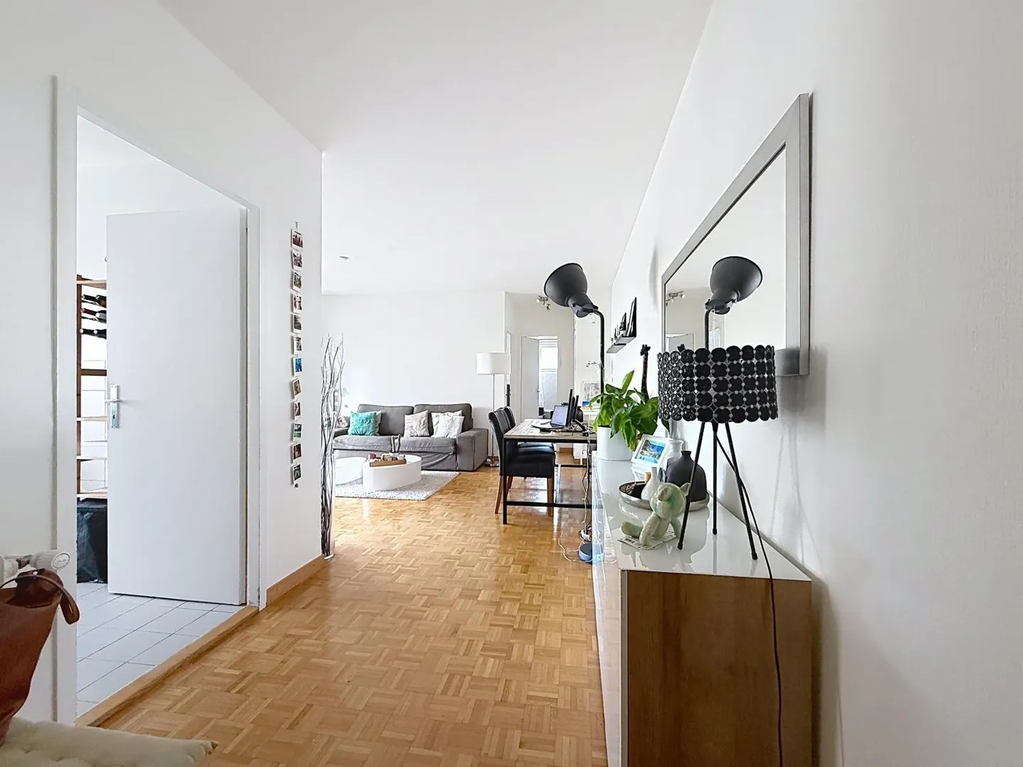 Charmant appartement 2.5 pièces - Photo 2 sur 5