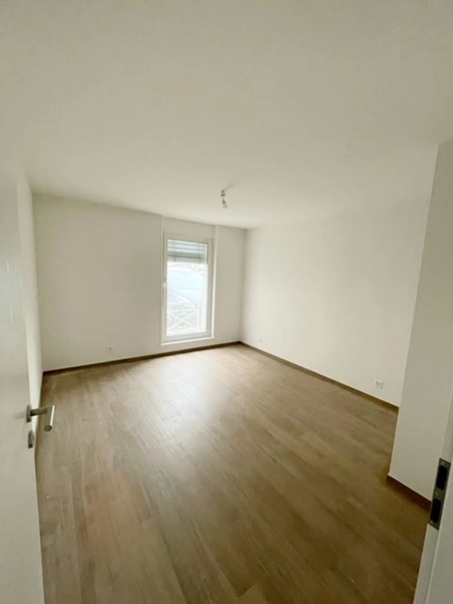 3.5 Room Apartment - Photo 6 of 10
