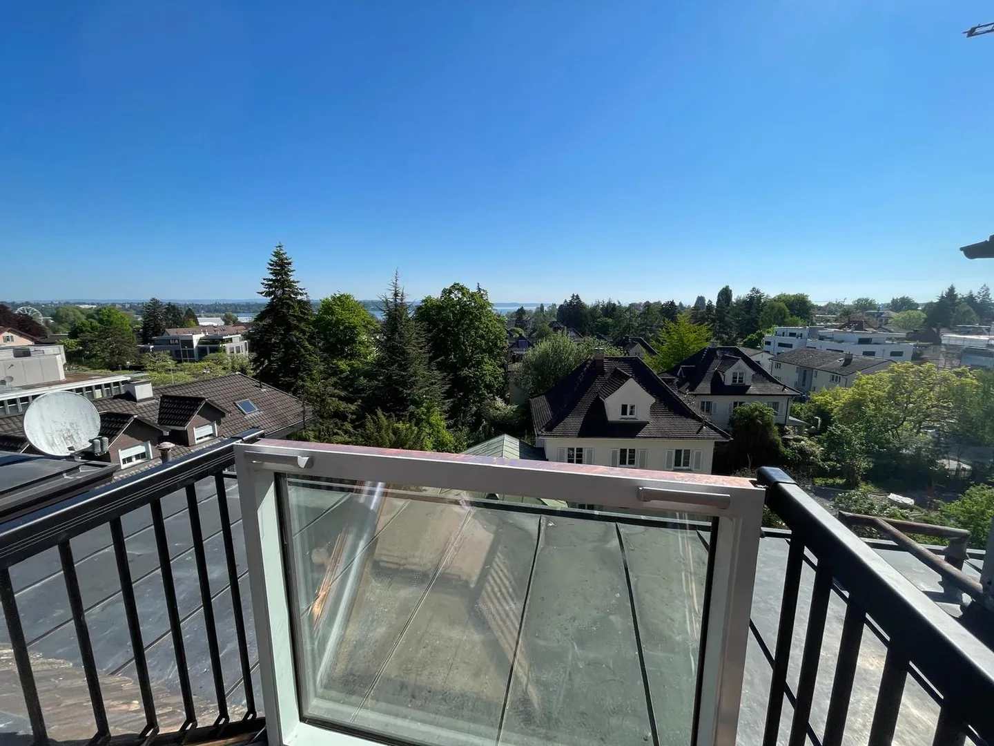 Charming 1-room attic apartment in the heart of Kreuzlingen - Photo 1 of 9