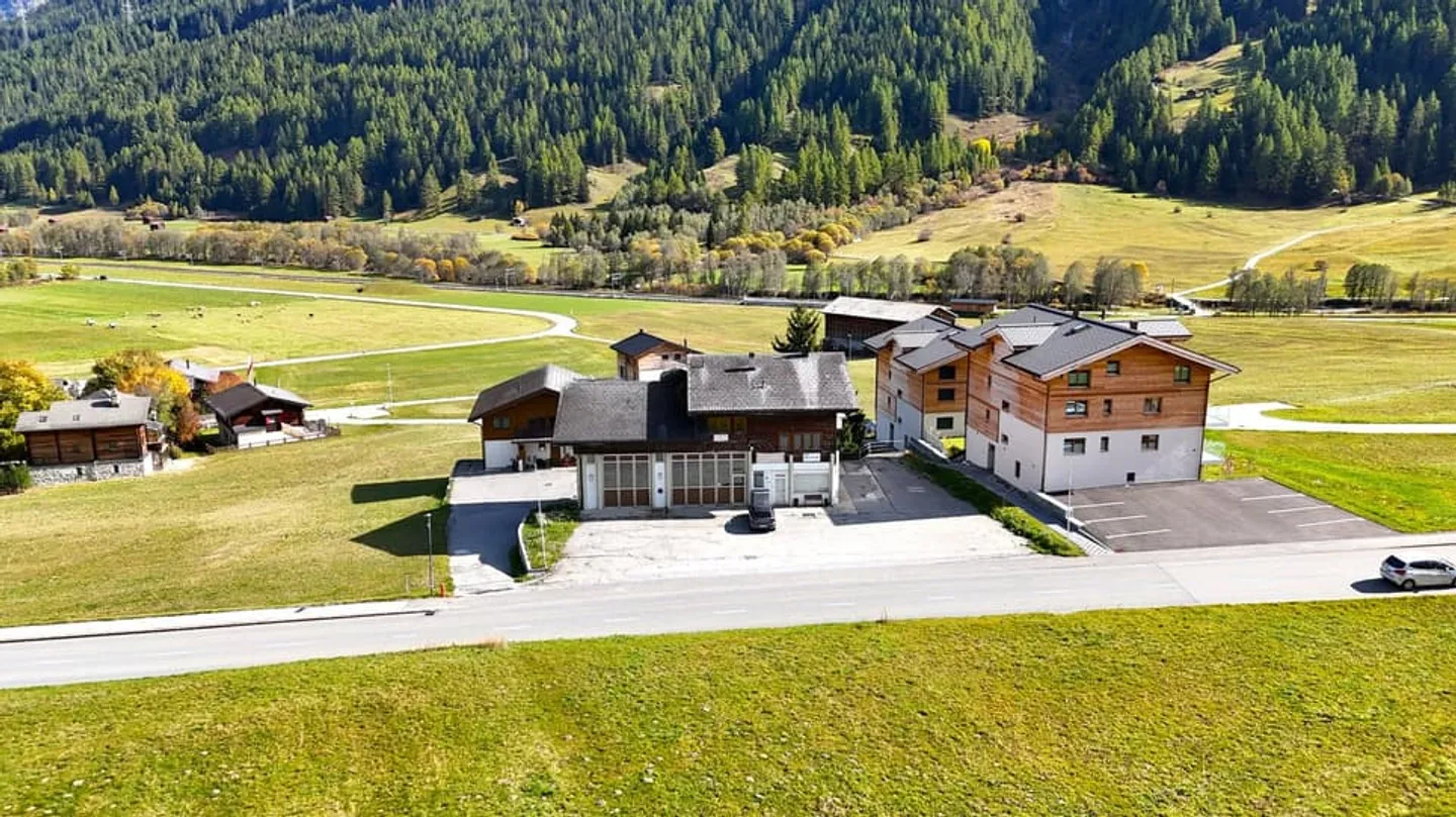 Due appartamenti con spazio commerciale nel Goms - Foto 9 di 11