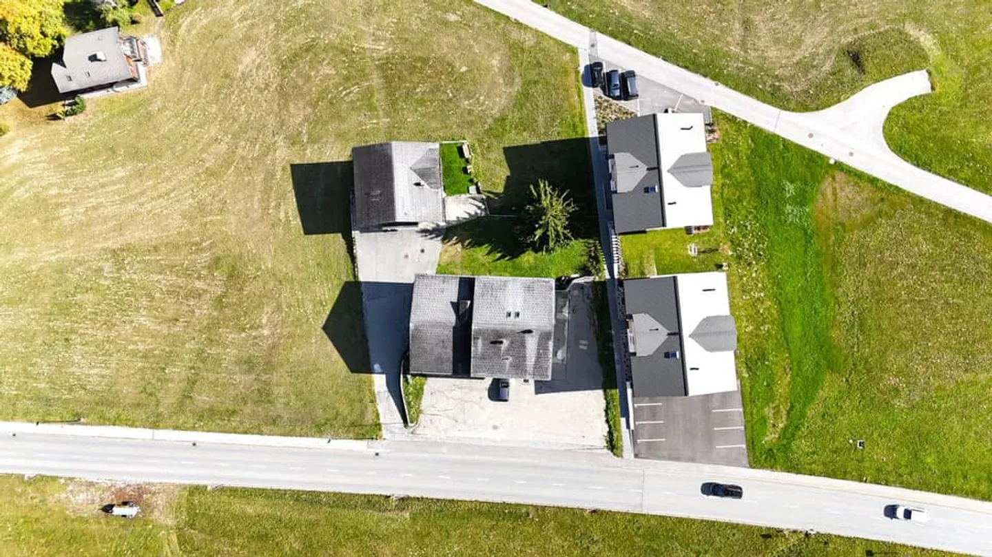 Due appartamenti con spazio commerciale nel Goms - Foto 10 di 11