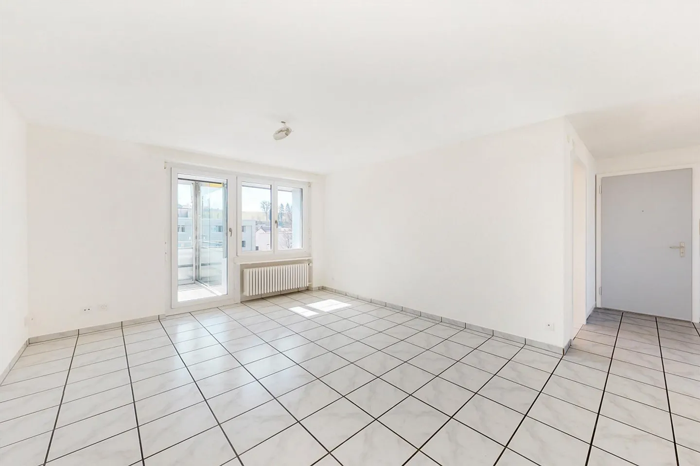 Grosszügige Familienwohnung mit Gartenzugang - Foto 1 von 10