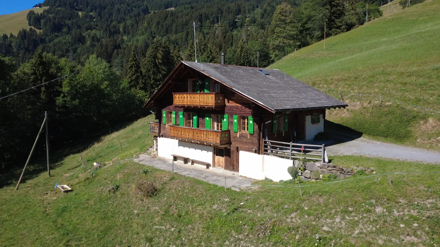 Chalet for sale - Photo 3 of 13