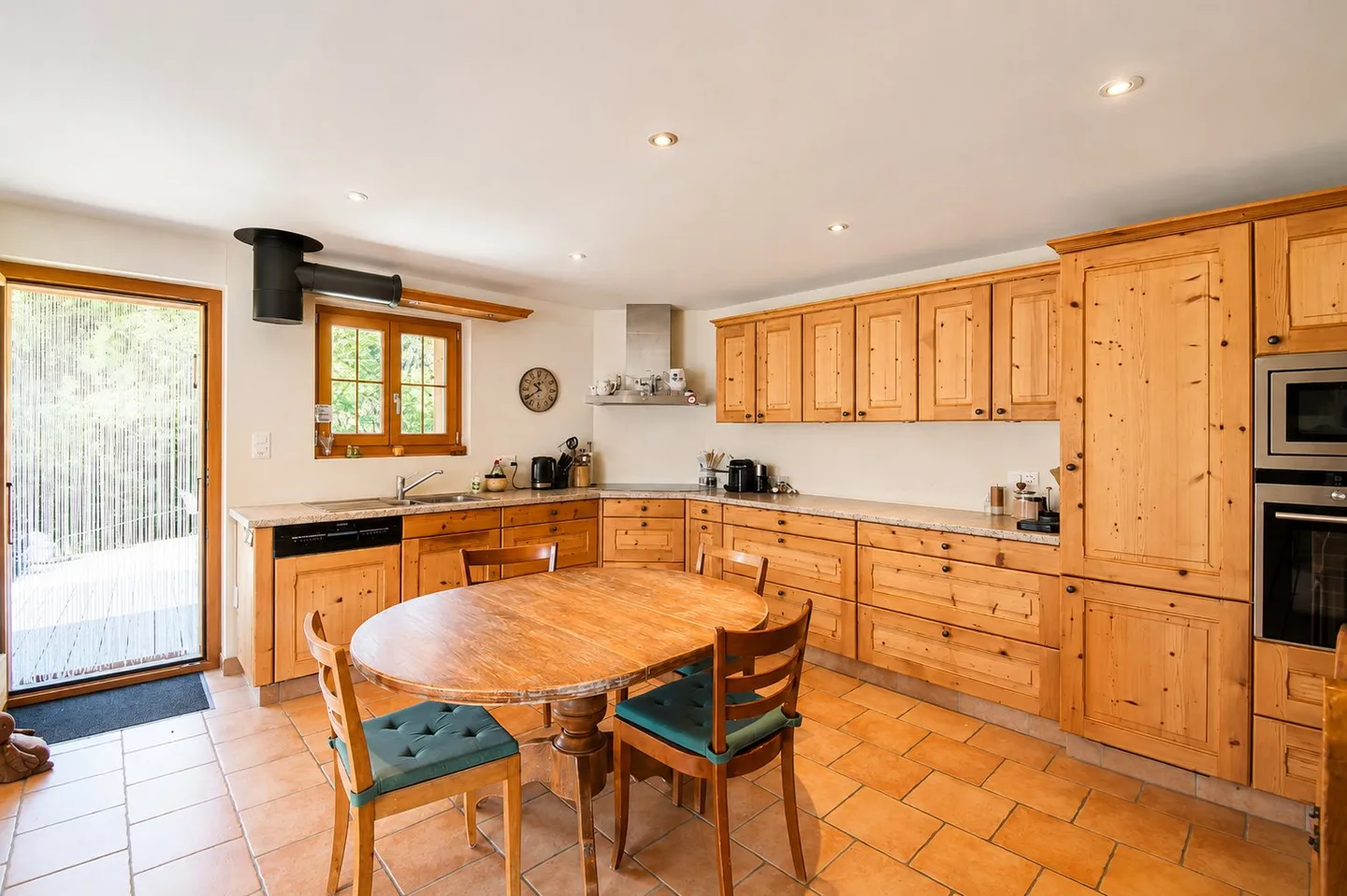 Chalet for sale - Photo 4 of 13