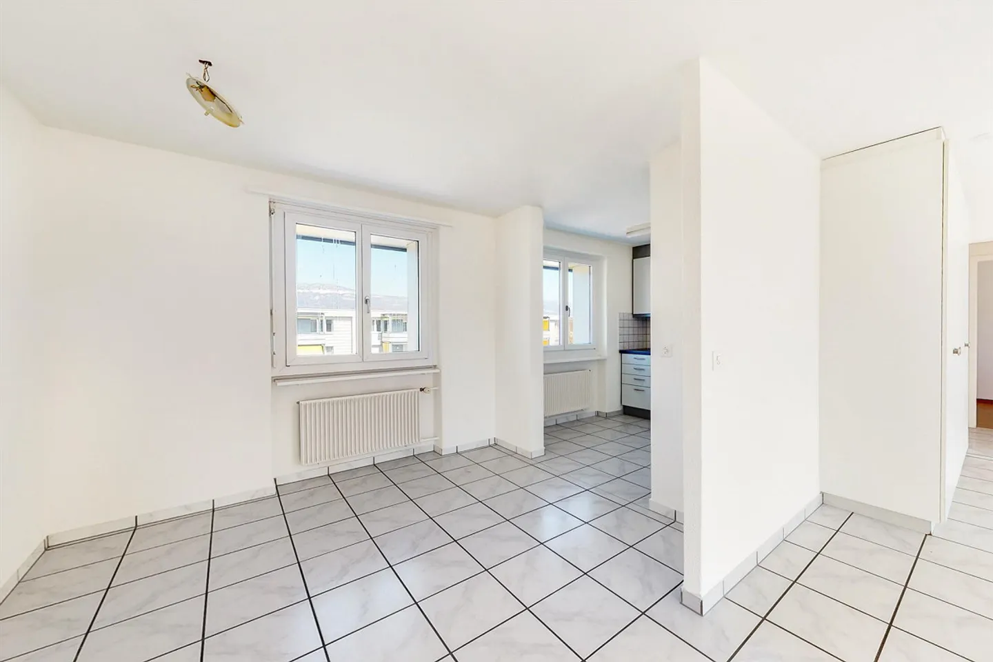 Grosszügige Familienwohnung mit Gartenzugang - Foto 3 von 10