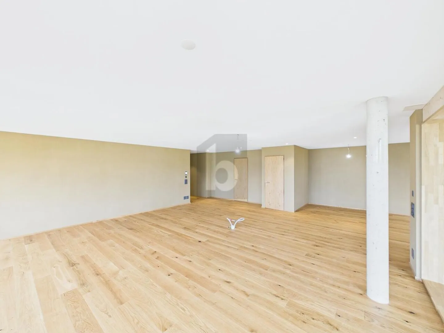 Stilvolles Büro mit Seeblick - Foto 3 von 6