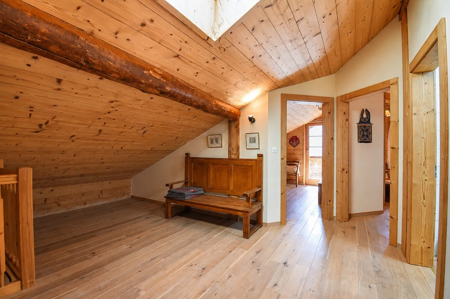 Chalet for sale - Photo 9 of 13