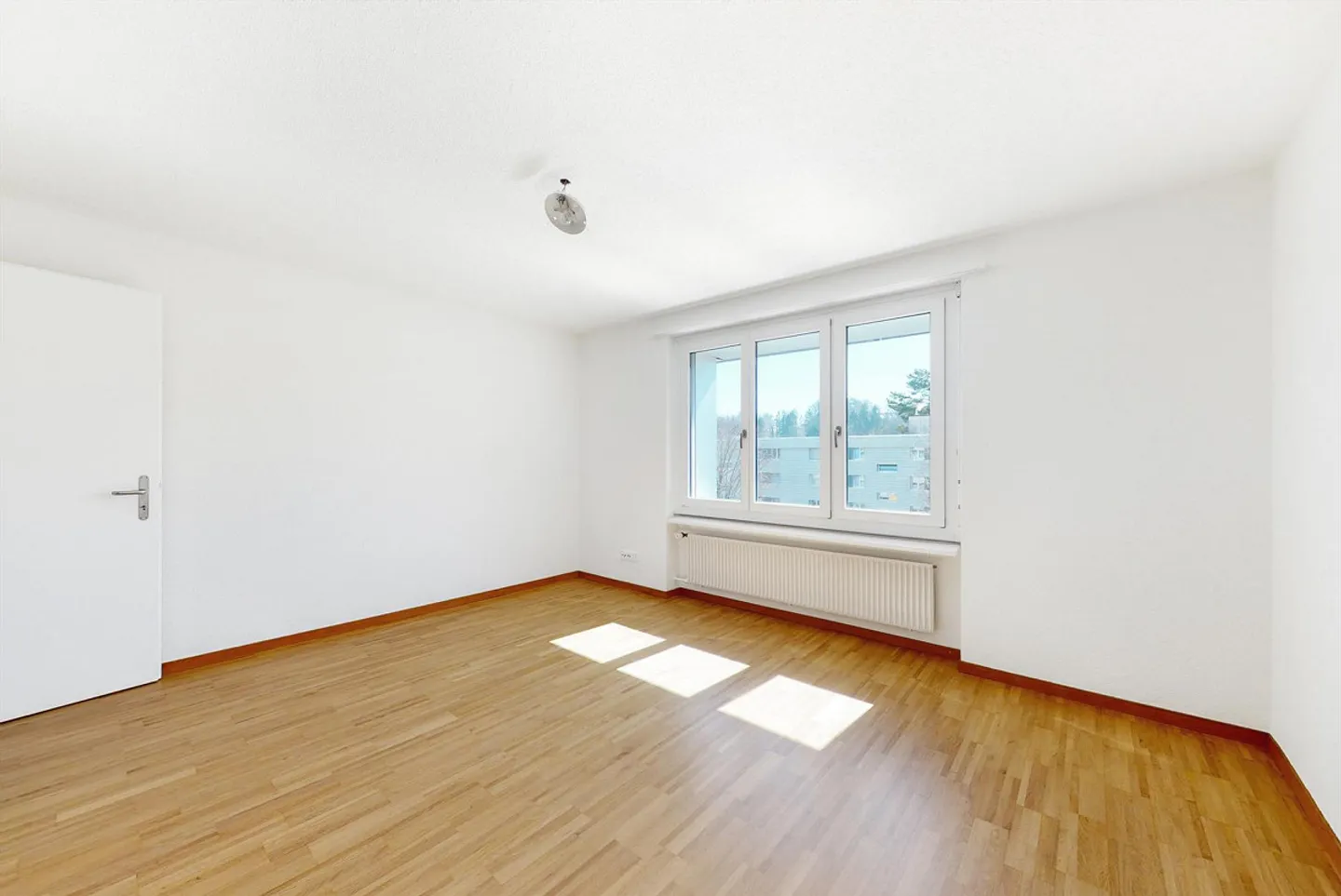 Grosszügige Familienwohnung mit Gartenzugang - Foto 4 von 10