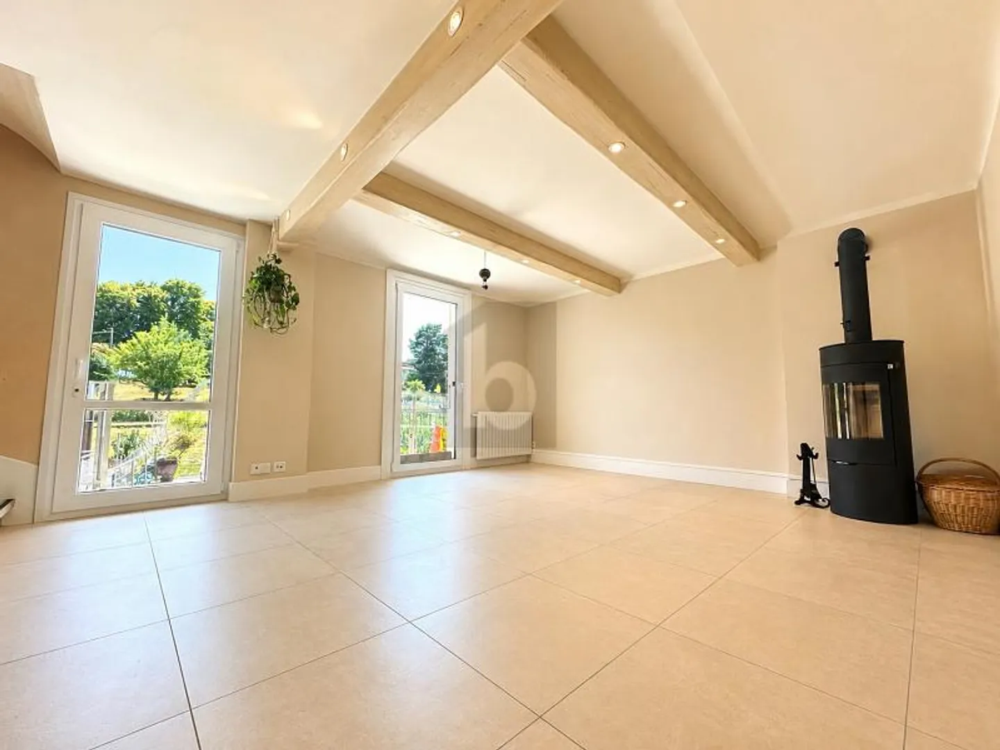 Charming Townhouse in Savigny - Photo 2 of 6