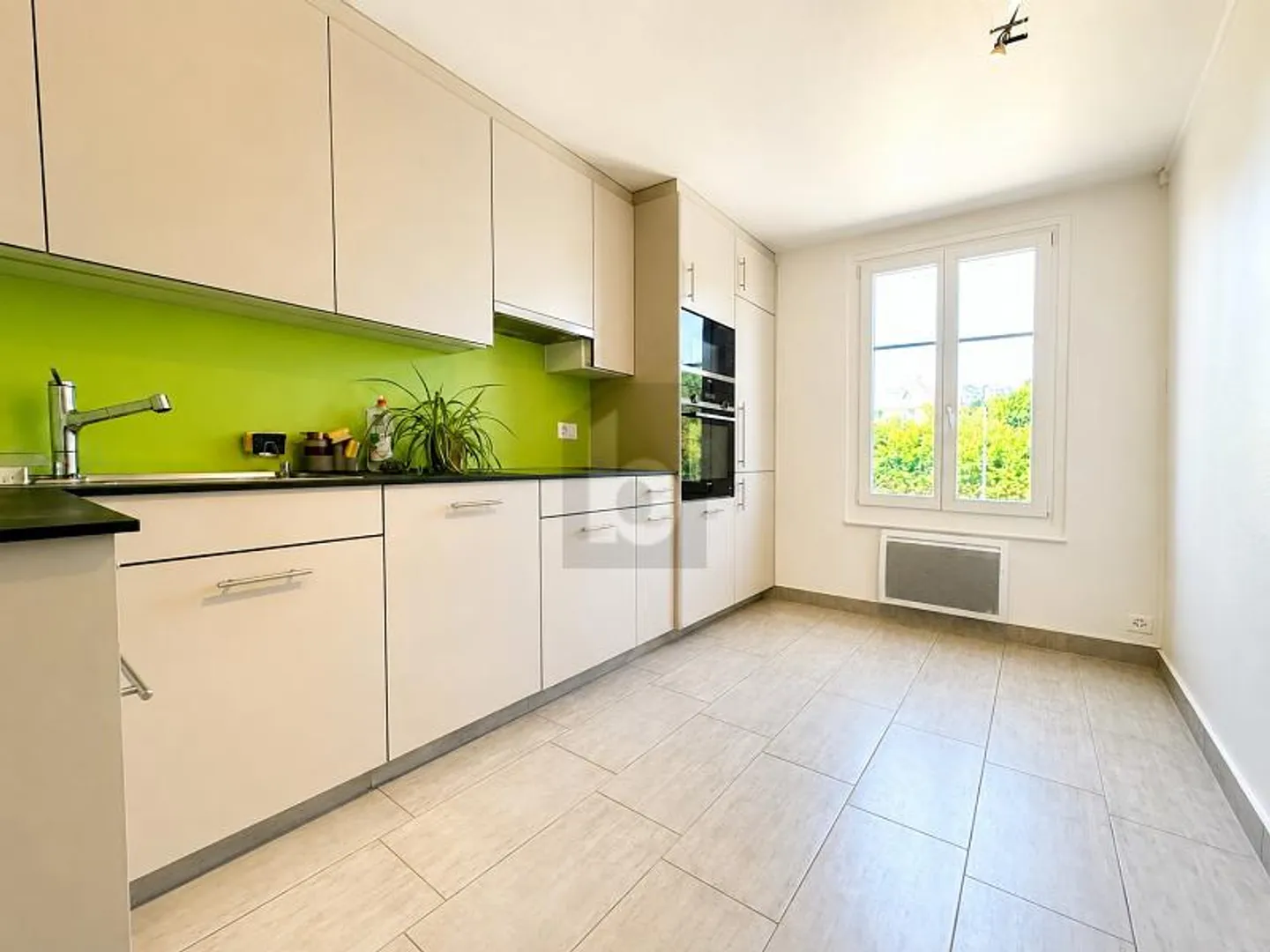 Charming Townhouse in Savigny - Photo 3 of 6