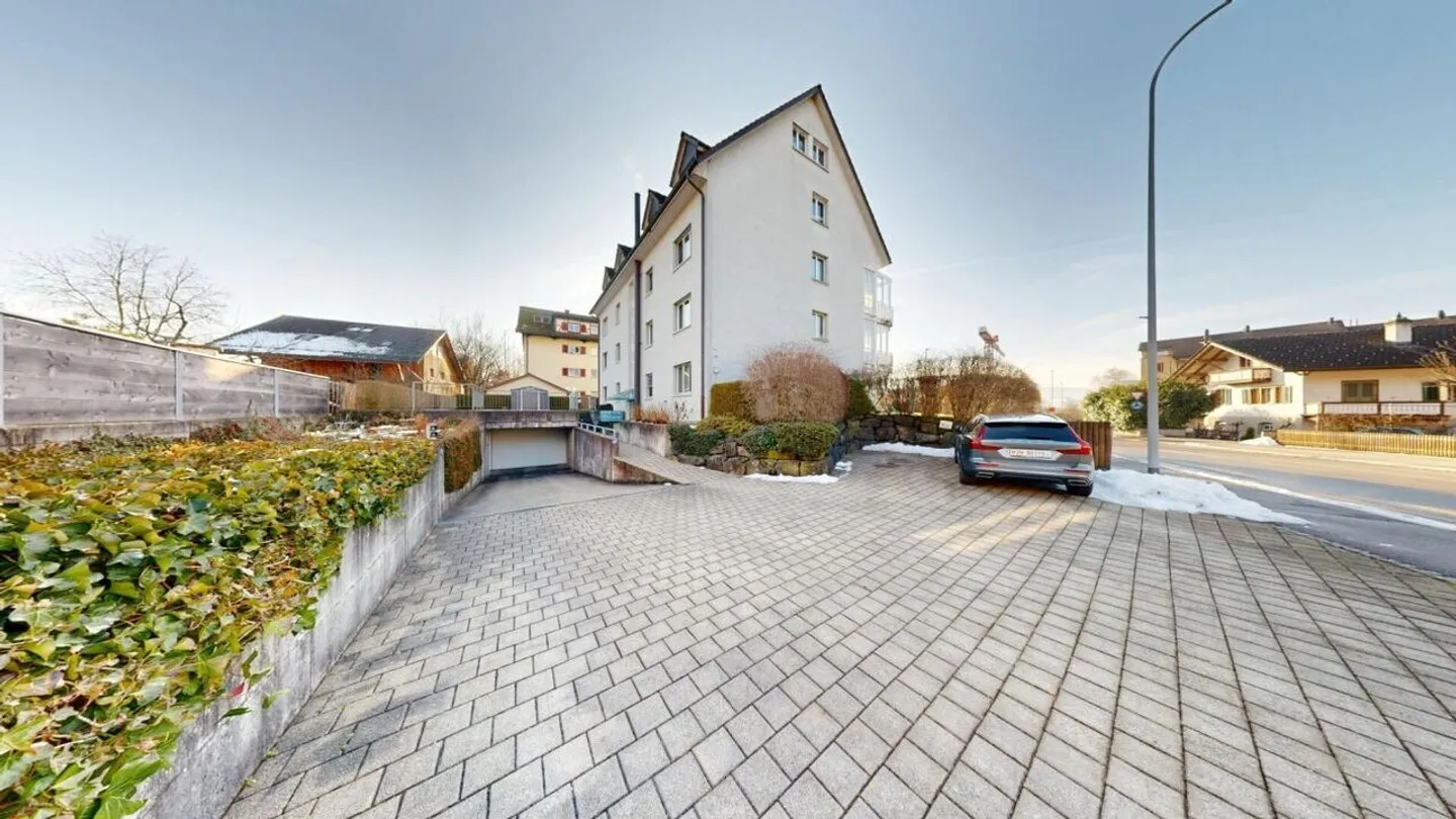 Living close to the center with nature connection - well-kept 3.5-room apartment in Uster - Photo 11 of 14