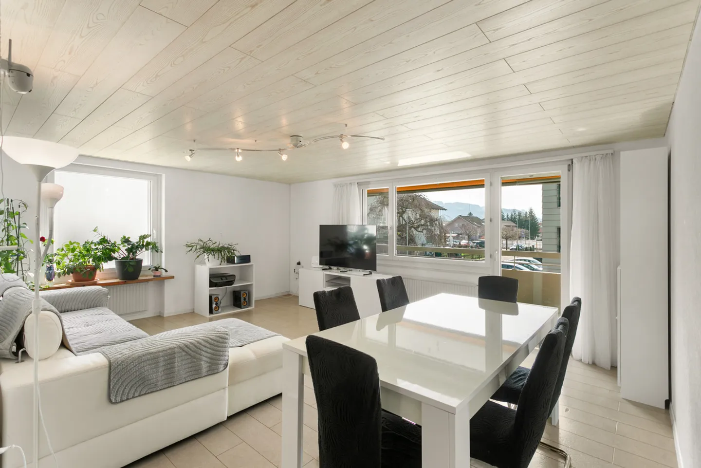 Casa attraente con balcone - Foto 1 di 7