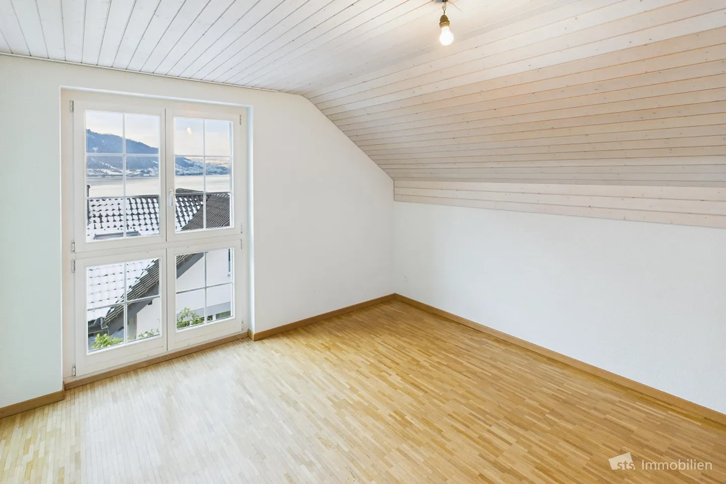 Charmantes Einfamilienhaus mit Seeblick - Foto 9 von 23