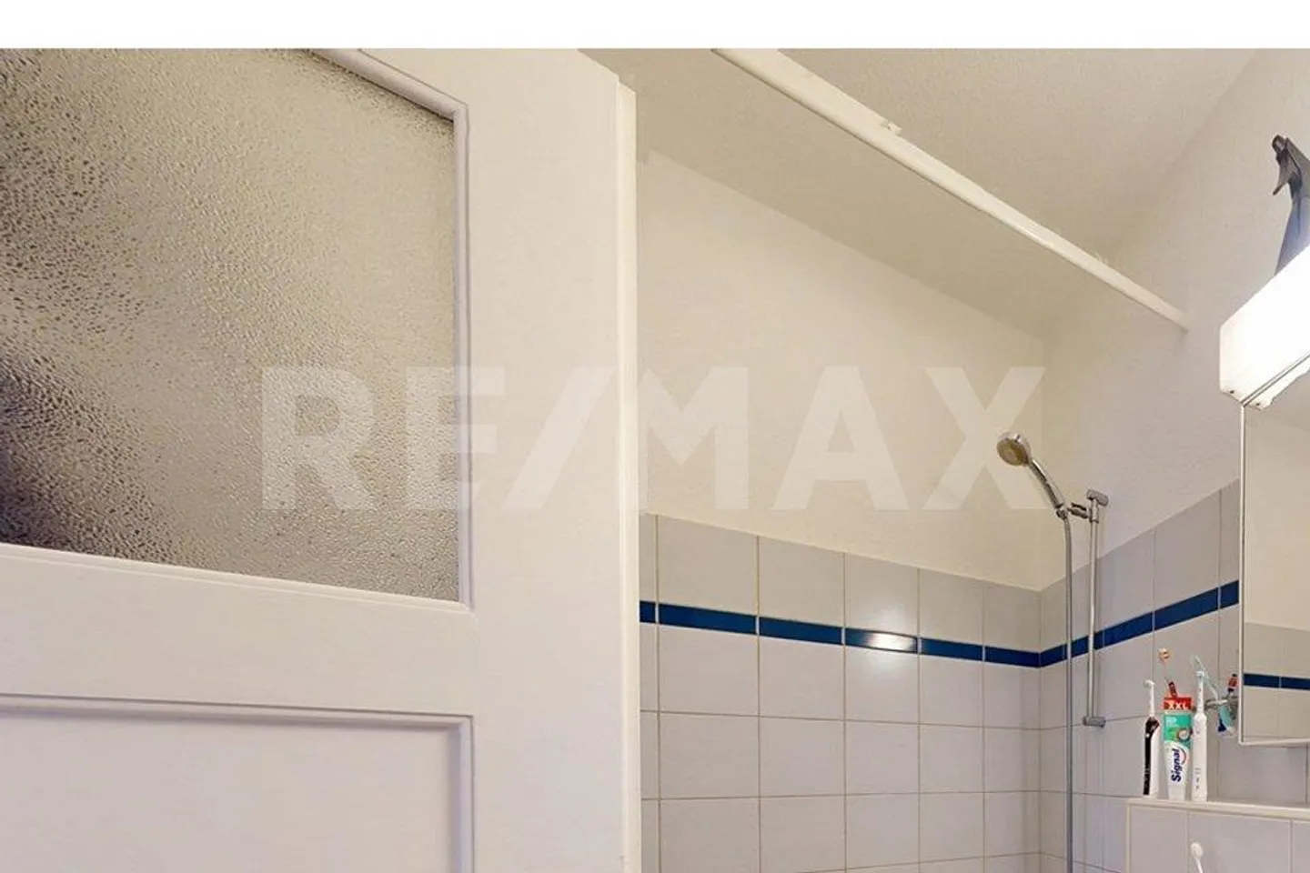 Maison lumineuse et confortable avec balcon, appartement de 2,5 pièces - Photo 8 sur 12