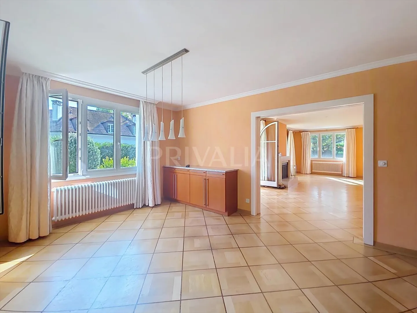 Charming individual villa with pool in a quiet and green environment - Photo 3 of 13