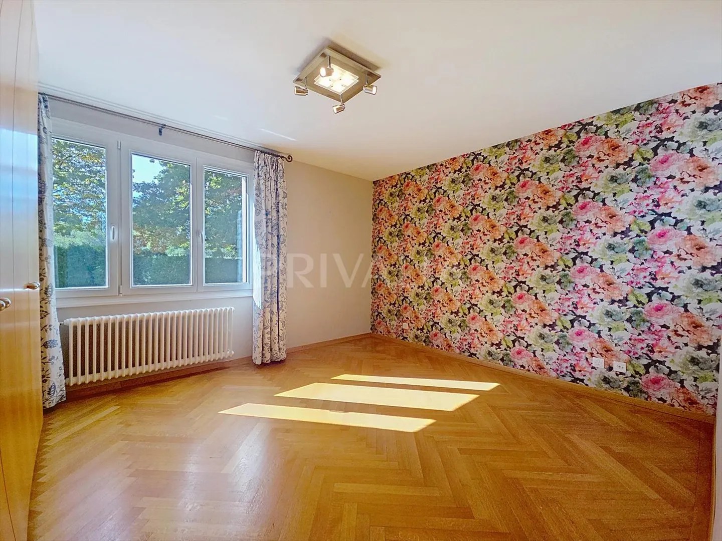 Charming individual villa with pool in a quiet and green environment - Photo 6 of 13