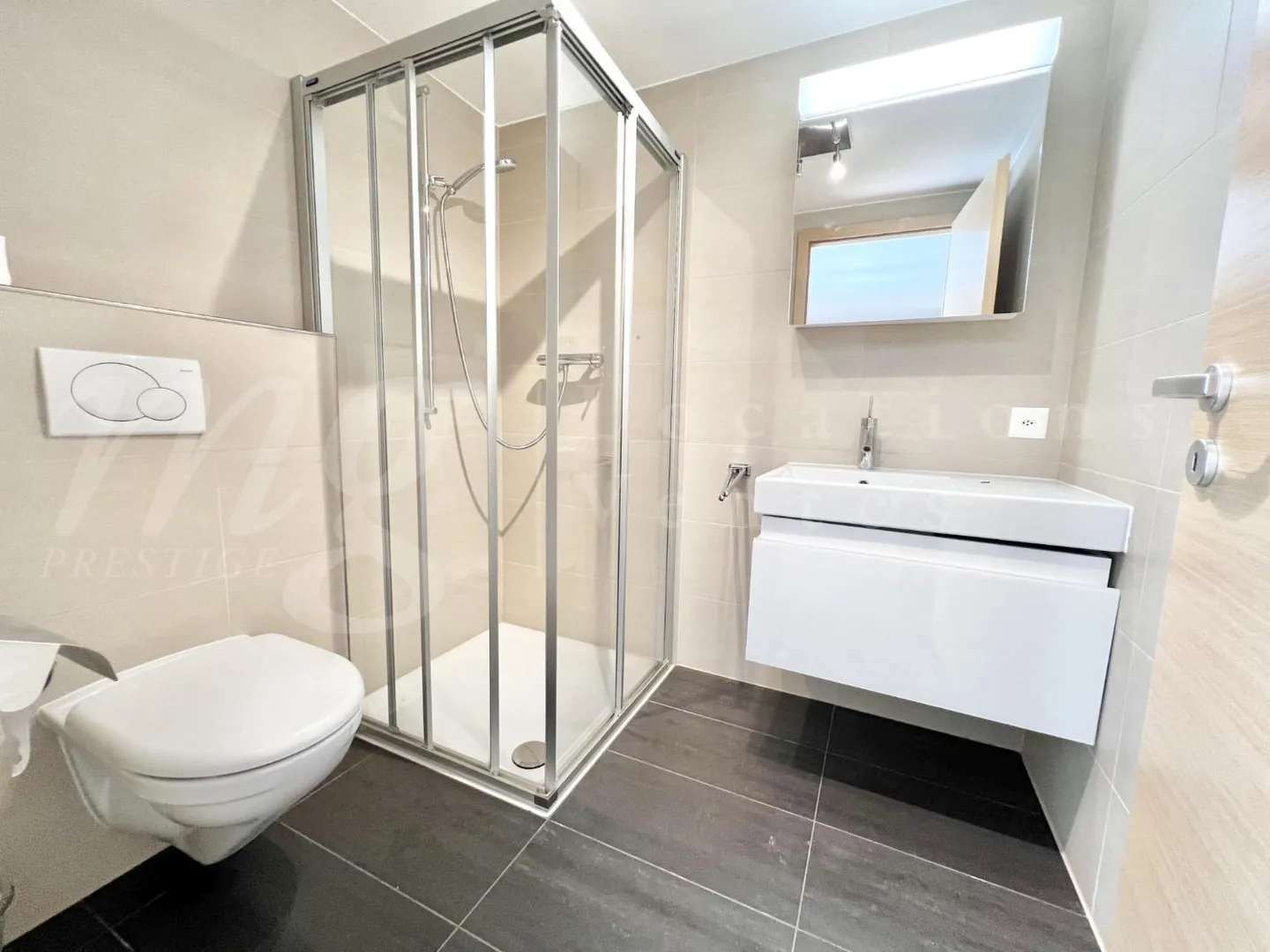 Exclusif! BELLE MAISON MODERNE DE 300 M2 AVEC GRAND JARDIN ET PISCINE - Photo 12 sur 12