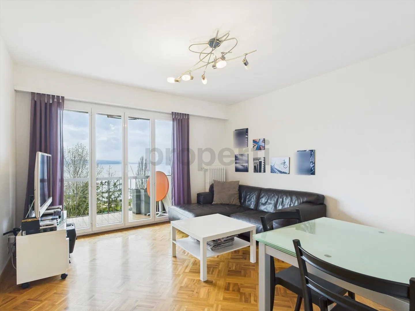 Bel appartement rénové avec vue imprenable sur le lac - Photo 2 sur 8