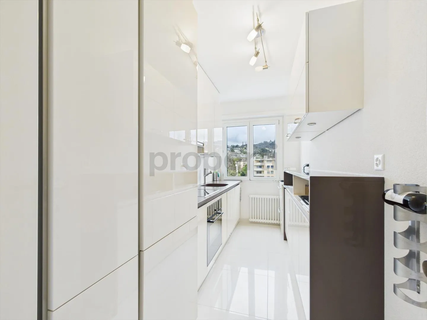 Bel appartement rénové avec vue imprenable sur le lac - Photo 6 sur 8