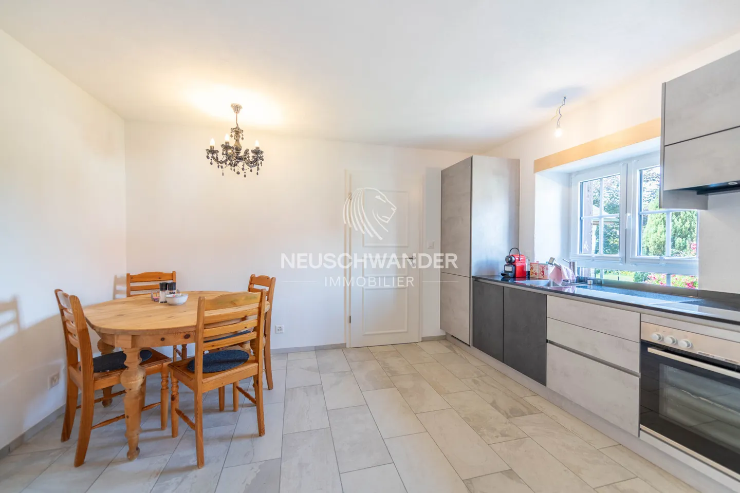 Affascinante Casa Ristrutturata nel Jura - Foto 8 di 13