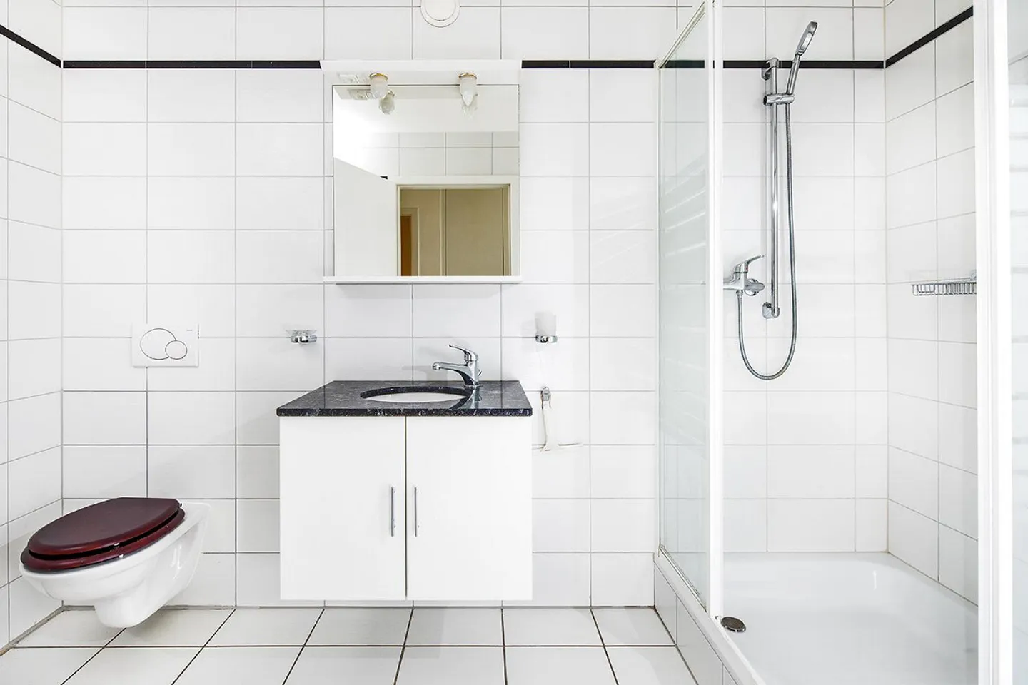 Zeitgenössisches Gebäude in einem Familienviertel - Foto 4 von 9