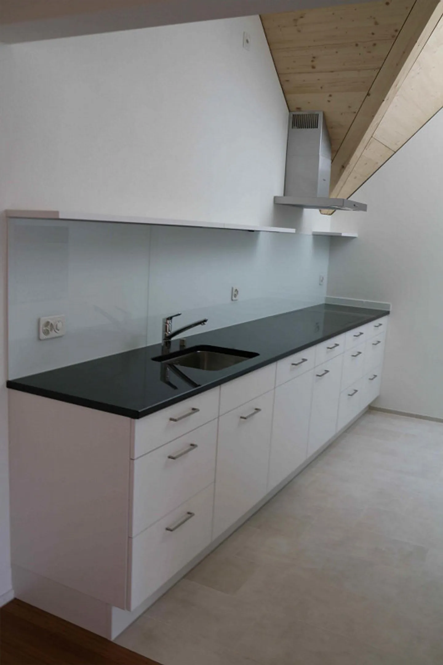 Sunny, quiet residential area in the center - Photo 5 of 9