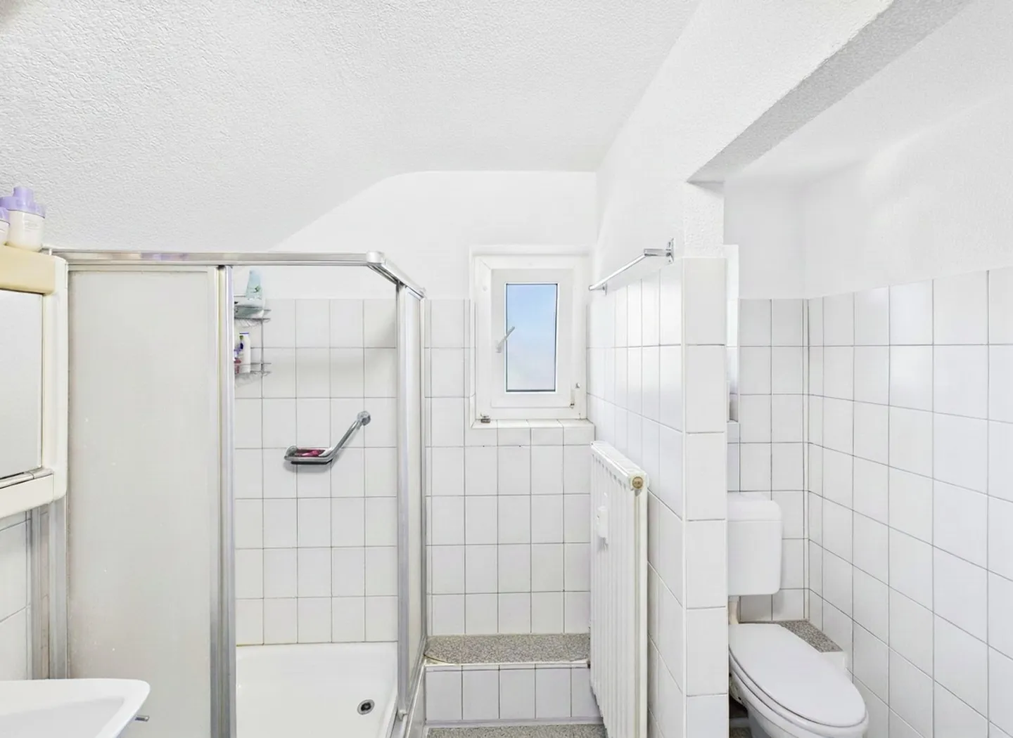 Bezahlbare Dachwohnung für Singles - Foto 6 von 7