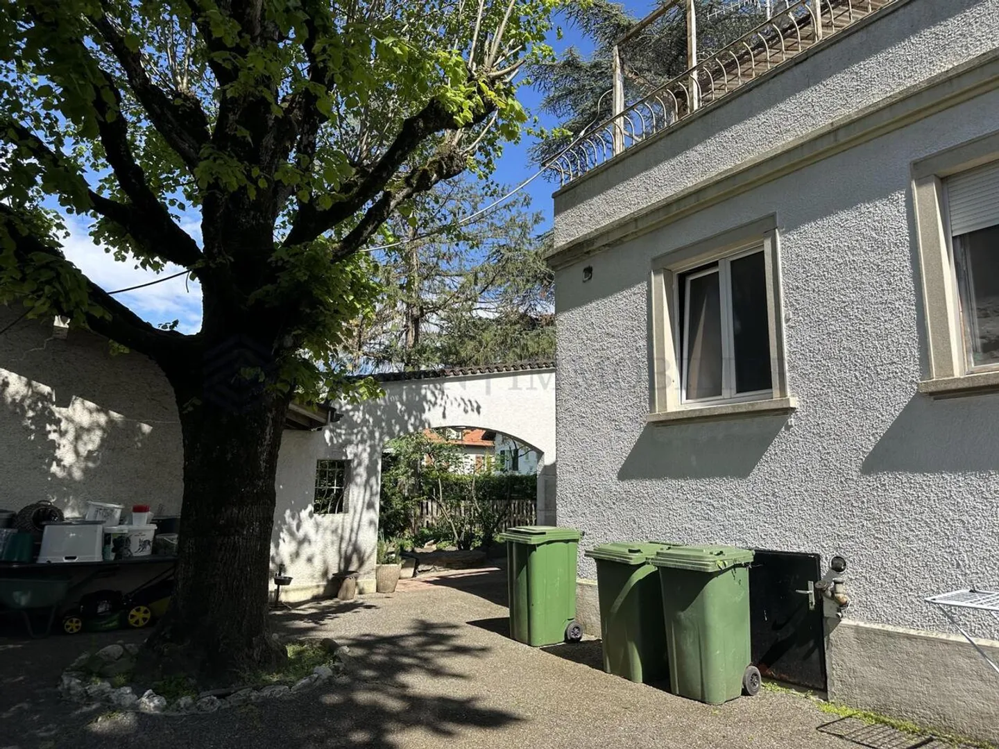 Villa indipendente in un bellissimo parco - Foto 1 di 11